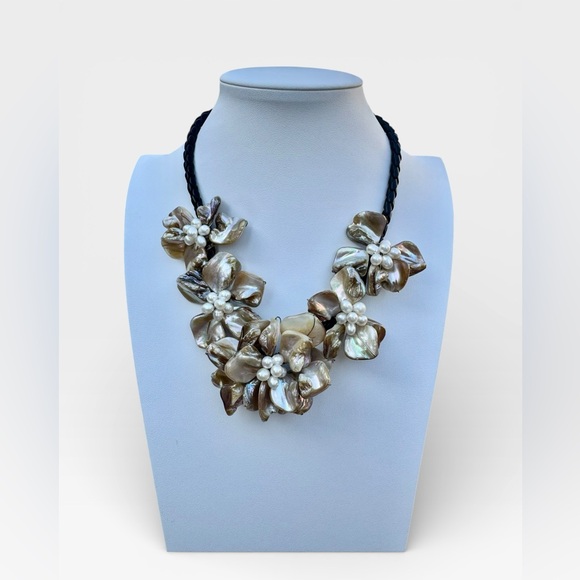 Floral Freshwater Pearl and Mother of Pearl Shell Statement Necklace - Picture 4 of 11